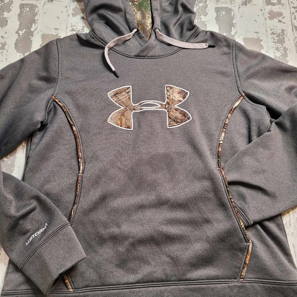 2419 Under Armour‎ Women's Storm Camo Hoodie Size Large